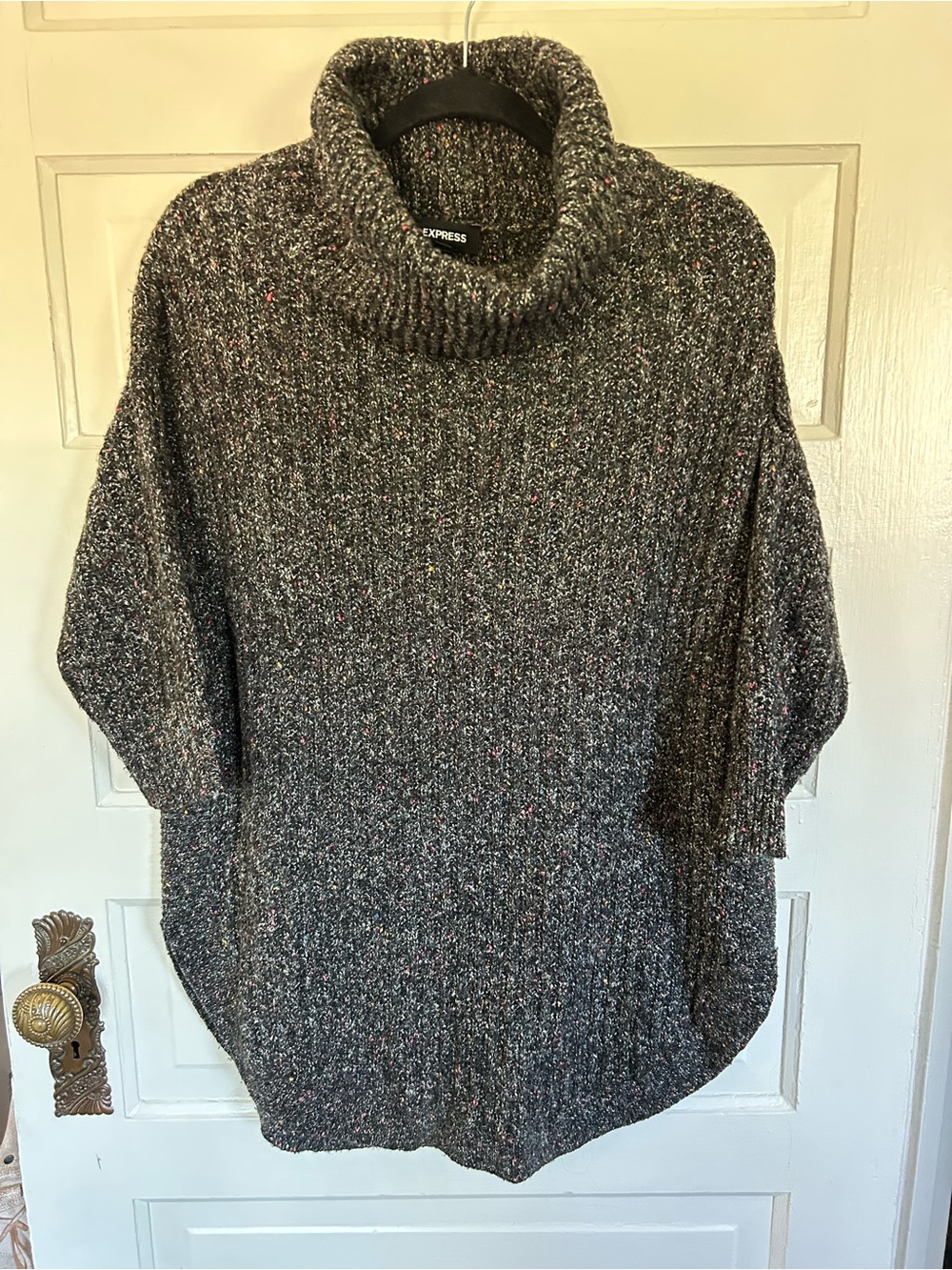 Express Women’s Speckled Charcoal Turtleneck Sweater. Very Soft! Medium